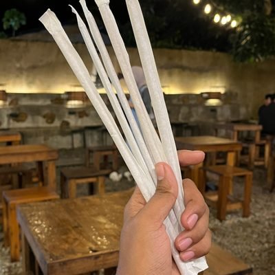 Individually paper-wrapped straws for cafés